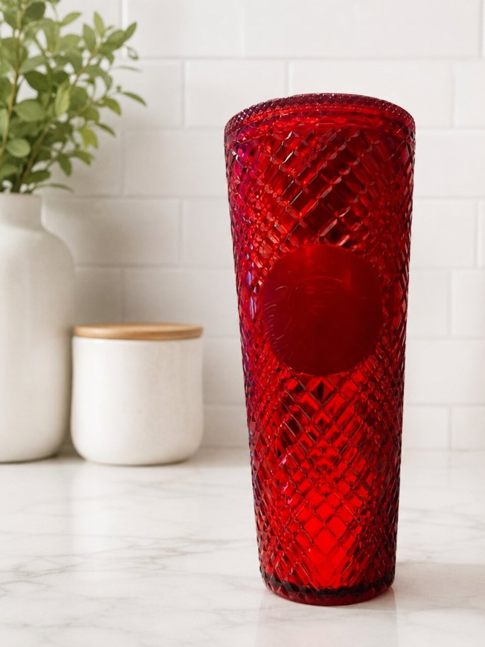 Starbucks 2021 Holiday Diamond Tumbler Ruby Red 24 oz Faceted Cold Cup